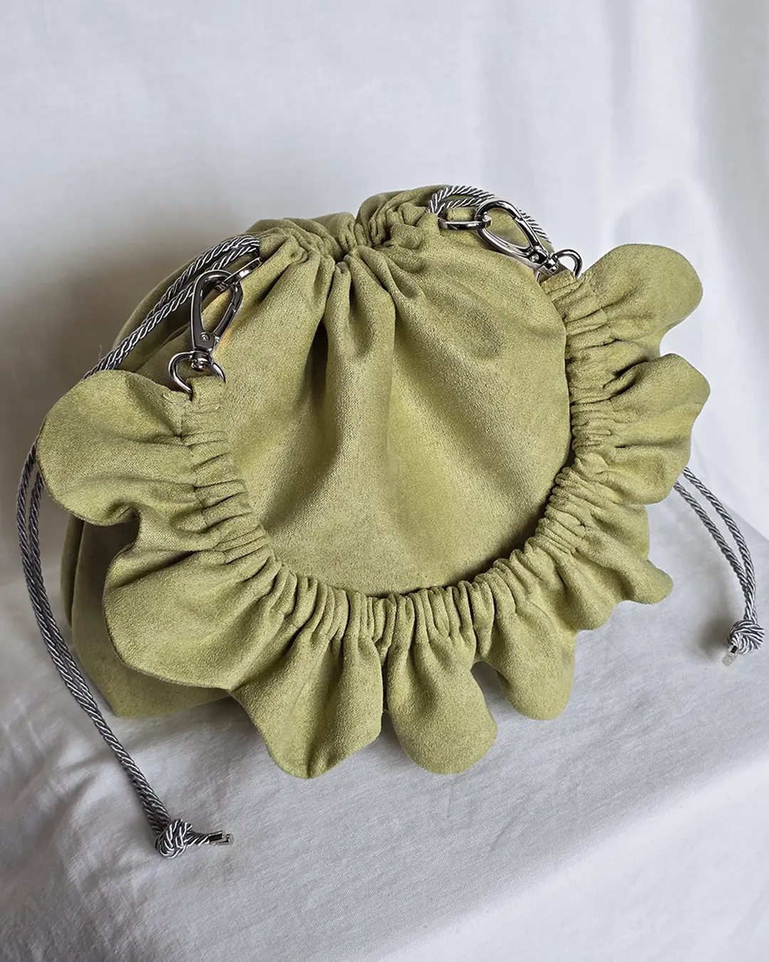 Mała torebka na ramię Flowerhead Light Green Silver tkanina tekstylna srebrne okucia handmade - Czaje Polska