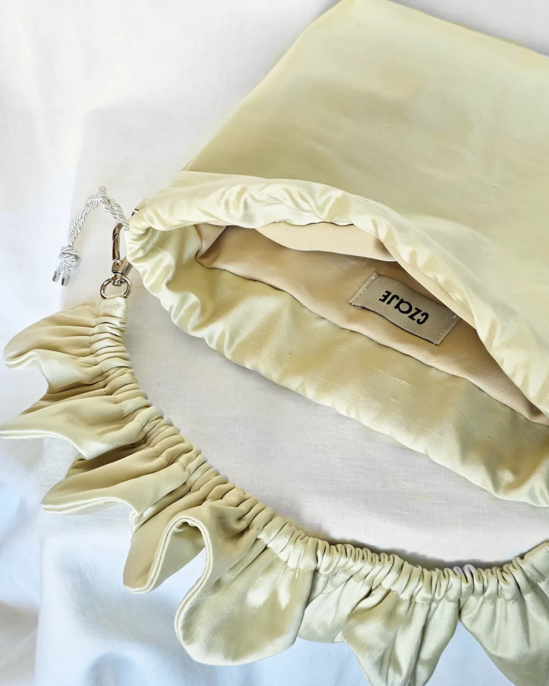 Mała torebka na ramię Flowerhead Lemon Twist jedwabna satyna srebrne okucia handmade - Czaje Polska