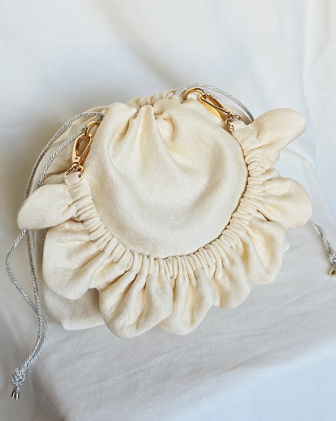 Mała torebka na ramię Flowerhead Vanilla Lace wełniano-poliestrowy żakard złote okucia handmade - Czaje Polska
